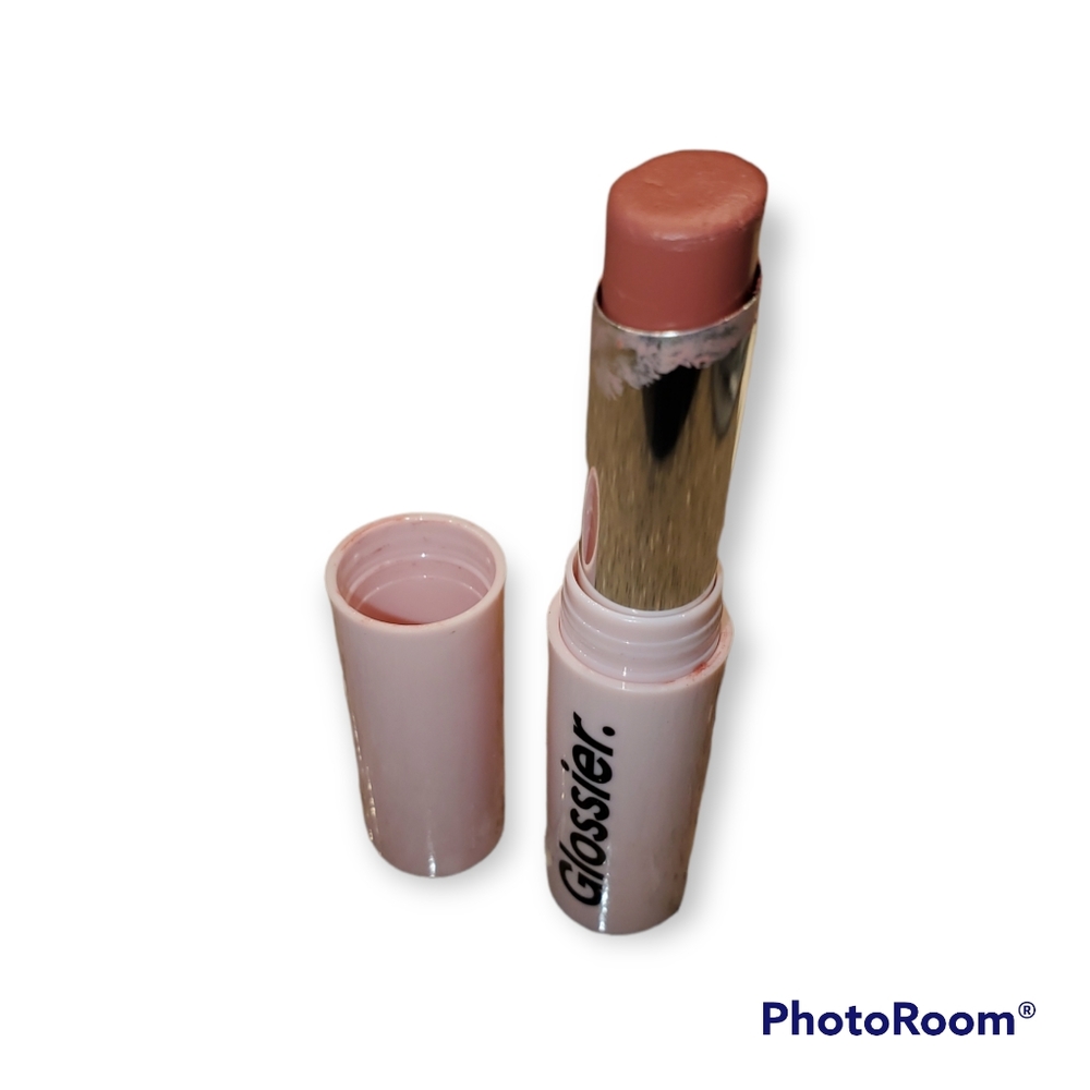 NWOT Glossier ultralip in shade Villa
